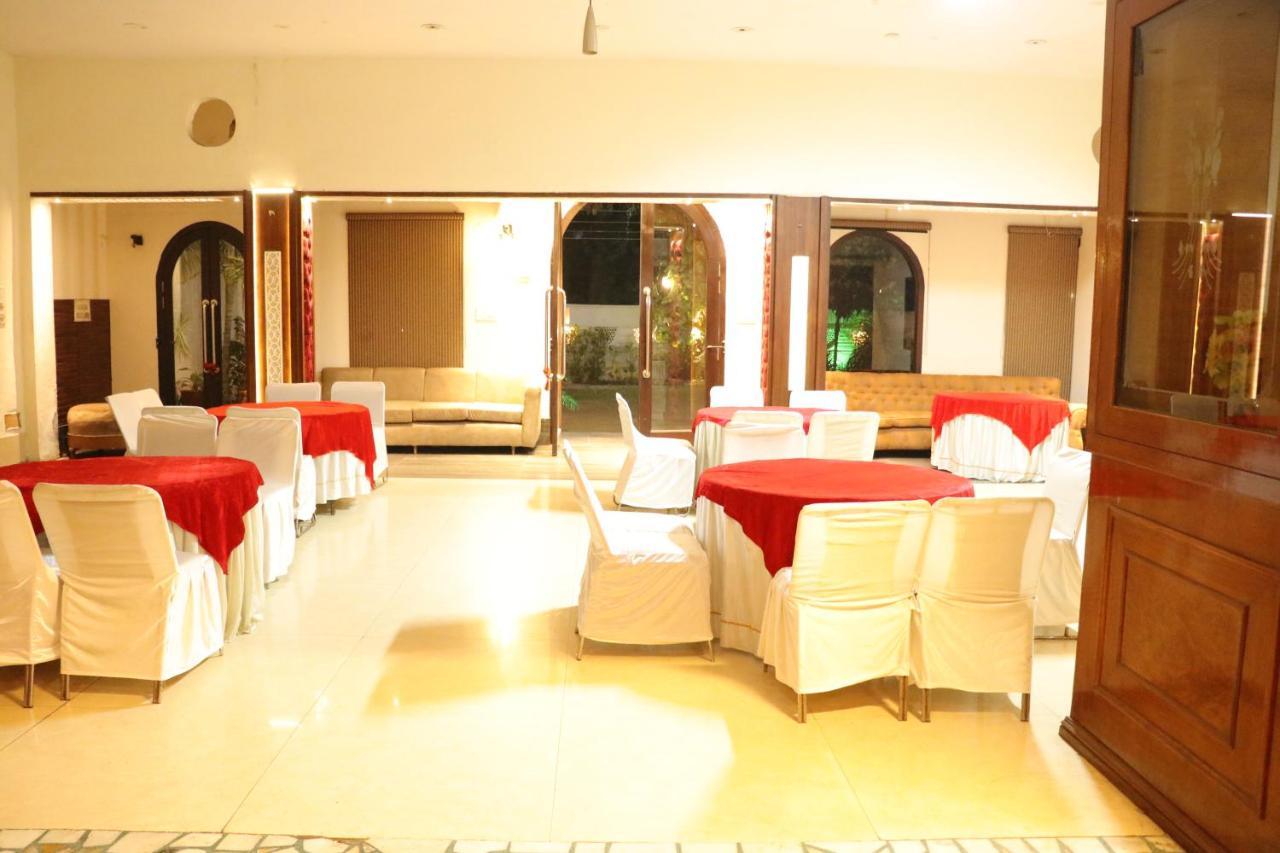 Hotel Pushap Palace Патиала Экстерьер фото